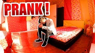 GESCHENKPAPIER ROOM PRANK [upl. by Brianna]