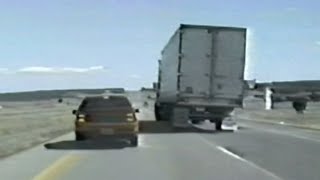 Skilled Truck Driver Blocks Fleeing Suspects 31693 [upl. by Arjun]