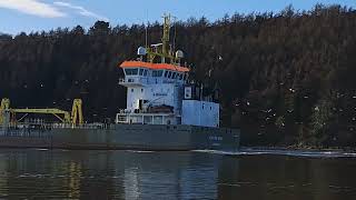 dredger Causeway outbound at Cheekpoint Waterford on a sunny November afternoon [upl. by Attah]