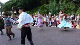 Les Princesses  Parade  Disneyland Paris  19082013 [upl. by Eyks699]