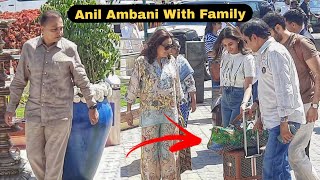 Anil Ambani With Family Carried Their Own Bags Leaves From Anant Ambani amp Radhika Merchants Wedding [upl. by Nahtan]