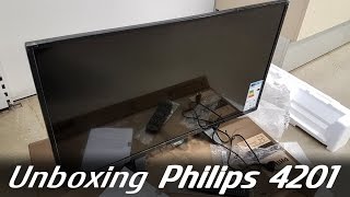 Unboxing the Philips 32PHH4201 [upl. by Zicarelli510]