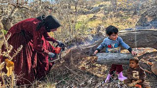 Survival Skills Resilient Mother and Three Children Embark on a Winter Wood Expedition [upl. by Tarrel176]