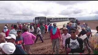 Movimento comunitário de Correntina Bahia invade fazenda em protesto ao uso de água para irrigação [upl. by Anelliw]