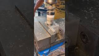 HOLE SAW FLY CUTTER WORKS bimetal hole saw 1000 rpm light cuts [upl. by Alli]