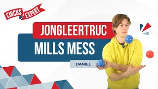 Jongleertruc  Hoe doe je Mills Mess met 3 ballen  Circusexpertnl [upl. by Nomrej669]