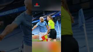 Pemain Bola vs Wasit Perempuan [upl. by Haziza]