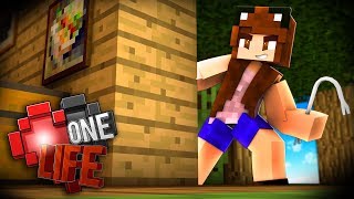 BREAKING INTO HOUSES 😈  Minecraft One Life [upl. by Nannek]