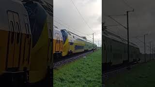 VIRM 8730 en 9556 groene trein razen tussen Oosterblokker en Kersenboogerd trainspotting shorts [upl. by Notyad109]