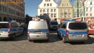 06092016 Migrationsamt in Rostock von Ausländern gestürmt  Polizei im Großeinsatz [upl. by Cesaria895]