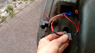 Renault Scenic 04 LED turn indicators install [upl. by Jilly]