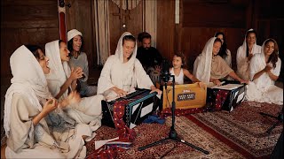 Heartfelt Naat by the Women of Ilahi Sufi Qawwali  Kali Kamalia [upl. by Karlens]