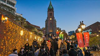 Seoul Christmas Eve at Myeongdong Street Tour 2022  Ambience Sounds 4K HDR [upl. by Aremat]