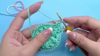 Thanh Nhi shows how to knit heartshaped coasters part 15 [upl. by Mesics45]