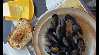 Moules de bouchot au naturel [upl. by Akiam216]