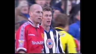 Duncan Ferguson vs Jaap Stam Newcastle vs Manchester United 2000 [upl. by Eno812]