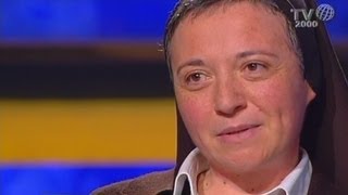 La storia di suor Raffaella Maresca Francescana dei poveri [upl. by Janus108]