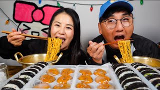 Trying TRADER JOE’S KIMBAP  SPICY SEAFOOD NOODLES  SEAFOOD CHEWY DUMPLINGS l MUKBANG [upl. by Elyc]