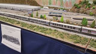 P42DCs 100 and 108 lead a combined Amtrak Cardinal and Lake Shore Limited train N Scale [upl. by Las623]