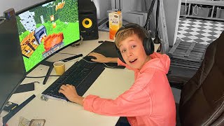 MIJN BROERTJE OPENT ZIJN EIGEN MINECRAFT SERVER  LIVESTREAM [upl. by Eliath697]