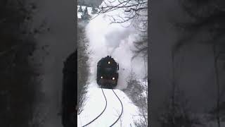 Winter im Westerwald mit Dampflok 52 8121  1998 [upl. by Yruok]