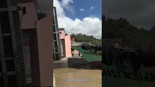 When The Water Is Rising A Downstream Fishing Boat Entering The Sluice Gate Collides [upl. by Mita]