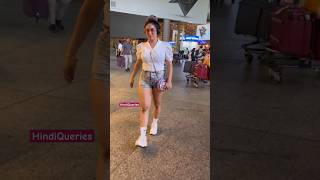 Hawai adda looks Neha Bhasin seen touching down Mumbai✈️ shorts bollywood nehabhasin trending [upl. by Nyvar]