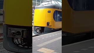 2 koppelende lopers 🚶‍♂️‍➡️🚶‍♀️koplopers koppelen te Amersfoort Centraal trainspotting shorts icm [upl. by Iorgos]