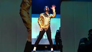 Michael Jackson Impersonator  Wanna Be Starting Something Tributo Michael Jackson Dangerous Tour [upl. by Trace]