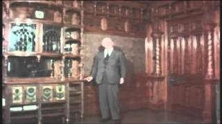 John Betjeman Visits Whitelocks Alehouse In Leeds the year 1968 [upl. by Aiak]