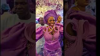 SEE 62YEARS OLD LAGOS SOCIETY WOMEN BUSOLA OKULAJA DANCE STEPS WAOW wedding [upl. by Knowland]