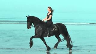 Laura en Fenna op strand Ameland [upl. by Anigar754]