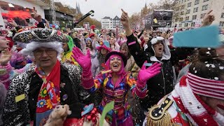 No Comment Zehntausende feiern Karneval in Deutschland [upl. by Nihhi84]