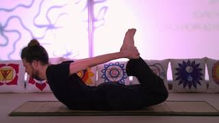 8 Yoga  Postura del arco dhanurasana [upl. by Brown]