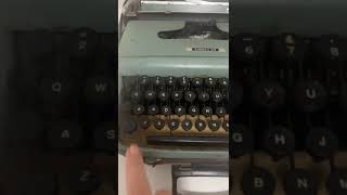 OLIVETTI LETTERA 22 003 [upl. by Yenatirb]