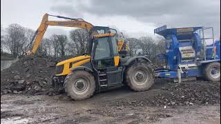 Herbst Agri crusher and Compac Screener working in England [upl. by Bodrogi]