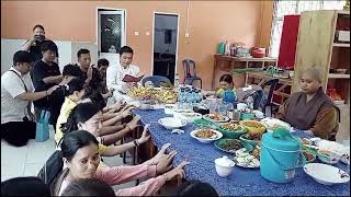 Persembahan Dana Makan Sangha di Vihara Sasana Manggala Ds Renak Dungun Pulau Merbau [upl. by Novyak]