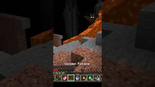 Une chauvesouris mattaque  funny horror horrorgaming fog minecraft halloween2024 shorts [upl. by Doersten951]