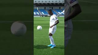 VINICIUS JR HACE TRUCOS CON UN YOUTUBER [upl. by Lleuqram]