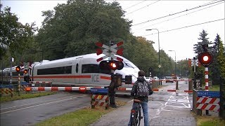 Spoorwegovergang DriebergenZeist  Dutch railroad crossing [upl. by Ayian]