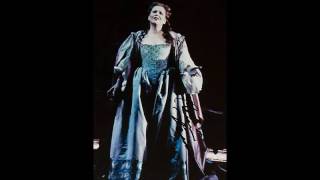 Renée Fleming astonishing Il Pirata Finale LIVE Paris 2002 Col Sorriso Oh Sole [upl. by Mabel]