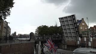 Brugopening Engelenburgerbrug Dordrecht Basculebrug Basculebridge Pont Basculant Klappbrücke [upl. by Cassil]