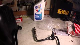 Downstream O2 Sensor Replacement 1995 Tercel [upl. by Yrelav36]