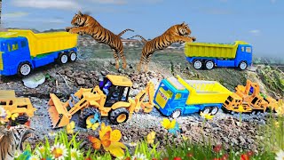 BharatBenz tipper se road me pani dalne ka tarika and JCB 3DX machine se levelingjcbshot100k [upl. by Shriver337]