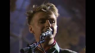 Dont Dream Its Over  Crowded House  Live  1987 [upl. by Gabriell]