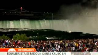 Equilibrista de Estados Unidos atraviesa las cataratas del Niágara sobre un cable de acero [upl. by Hanonew]